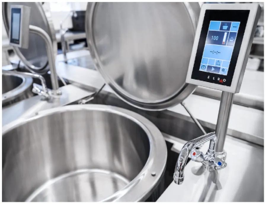 Braisière industrielle Elro présentée avec sa nouvelle interface, cuve ouverte et panneau de contrôle tactile